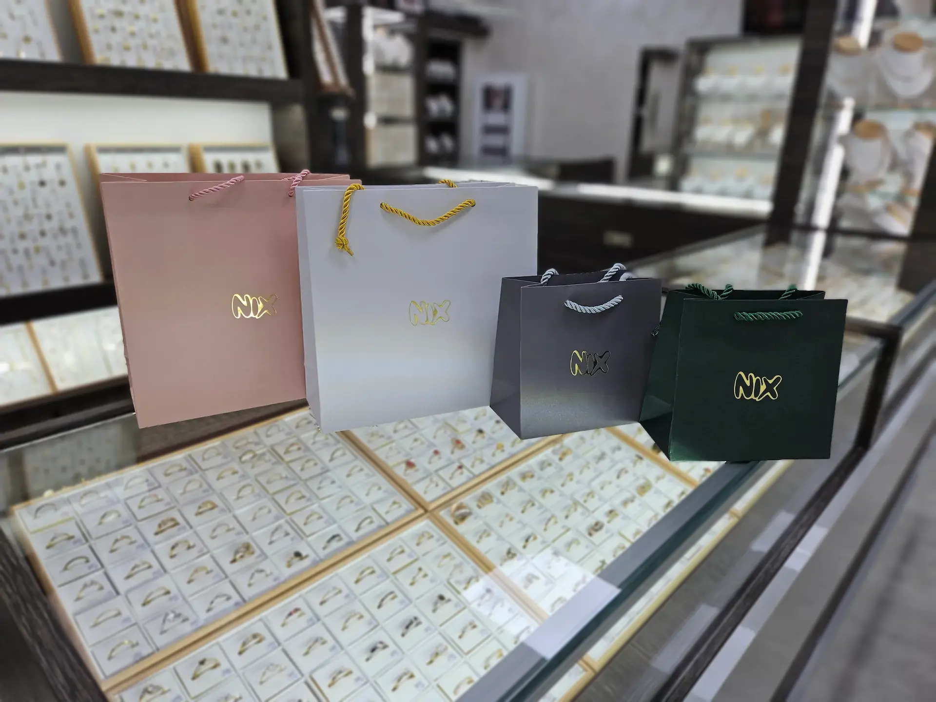 Biżuteria i zegarki Centrum Jubilerskiego NIX